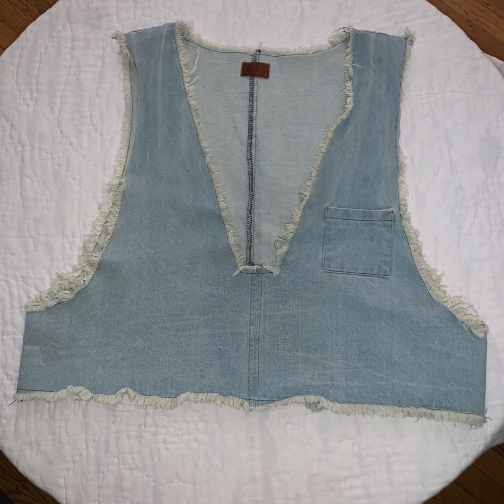 BOUTIQUE VEST TOP